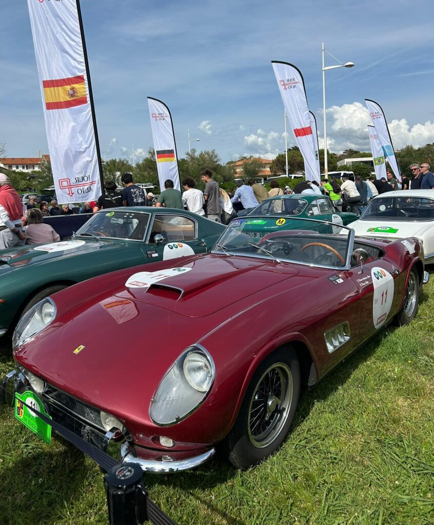 Viaje al Tour Auto 2026 a bordo del Lancia Thema