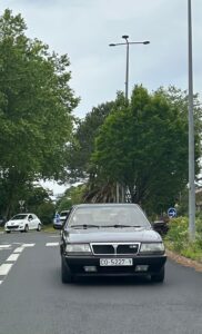 Viaje al Tour Auto 2026 a bordo del Lancia Thema